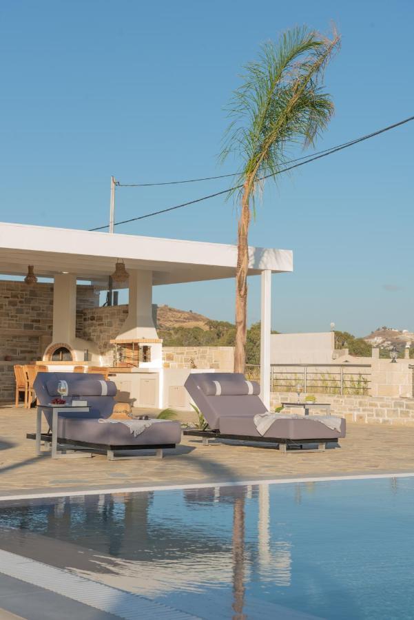 Villa Pnoe Seaside Kalamaki  Bagian luar foto