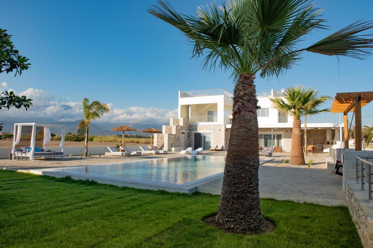Villa Pnoe Seaside Kalamaki  Bagian luar foto