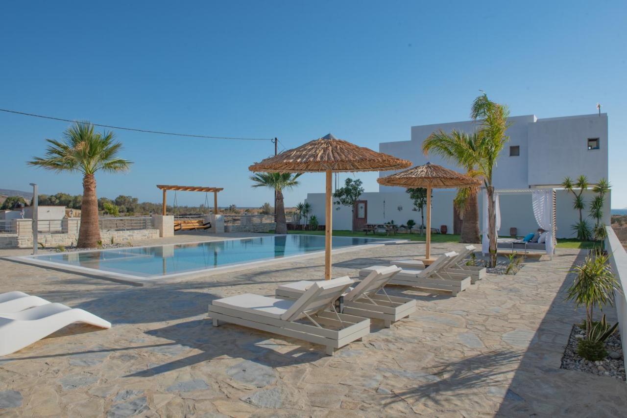 Villa Pnoe Seaside Kalamaki  Bagian luar foto