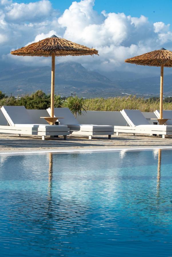 Villa Pnoe Seaside Kalamaki  Bagian luar foto