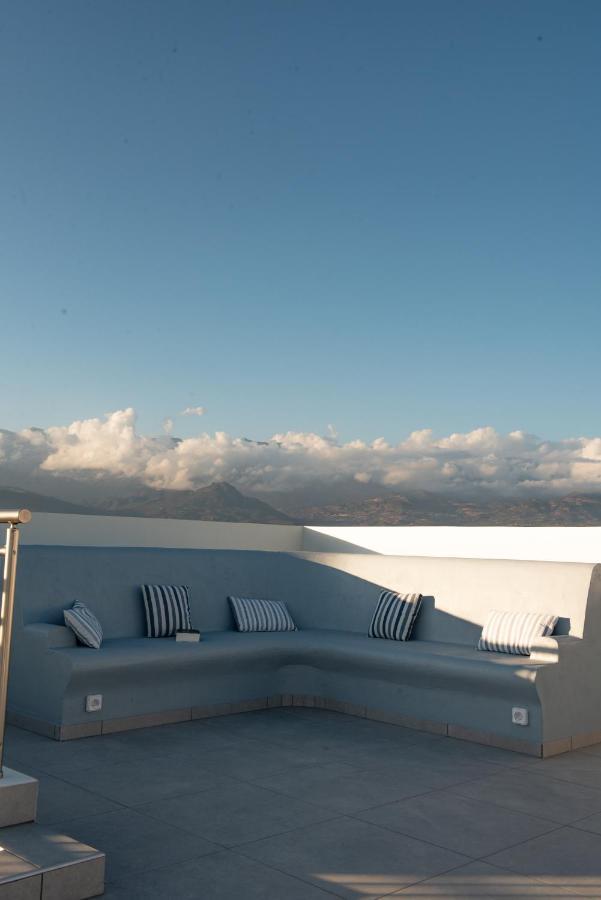 Villa Pnoe Seaside Kalamaki  Bagian luar foto