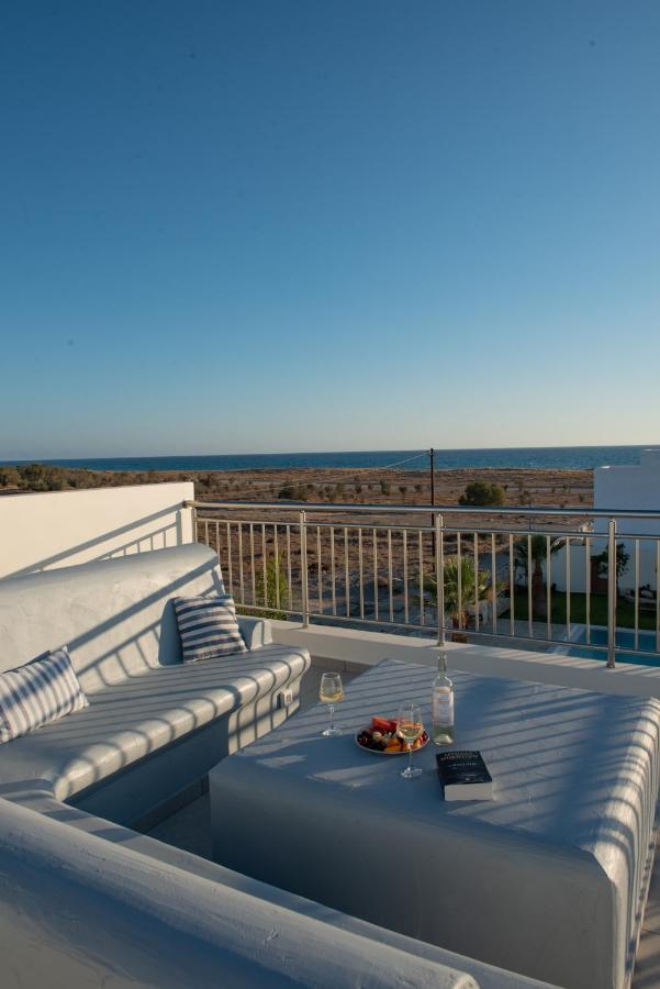 Villa Pnoe Seaside Kalamaki  Bagian luar foto