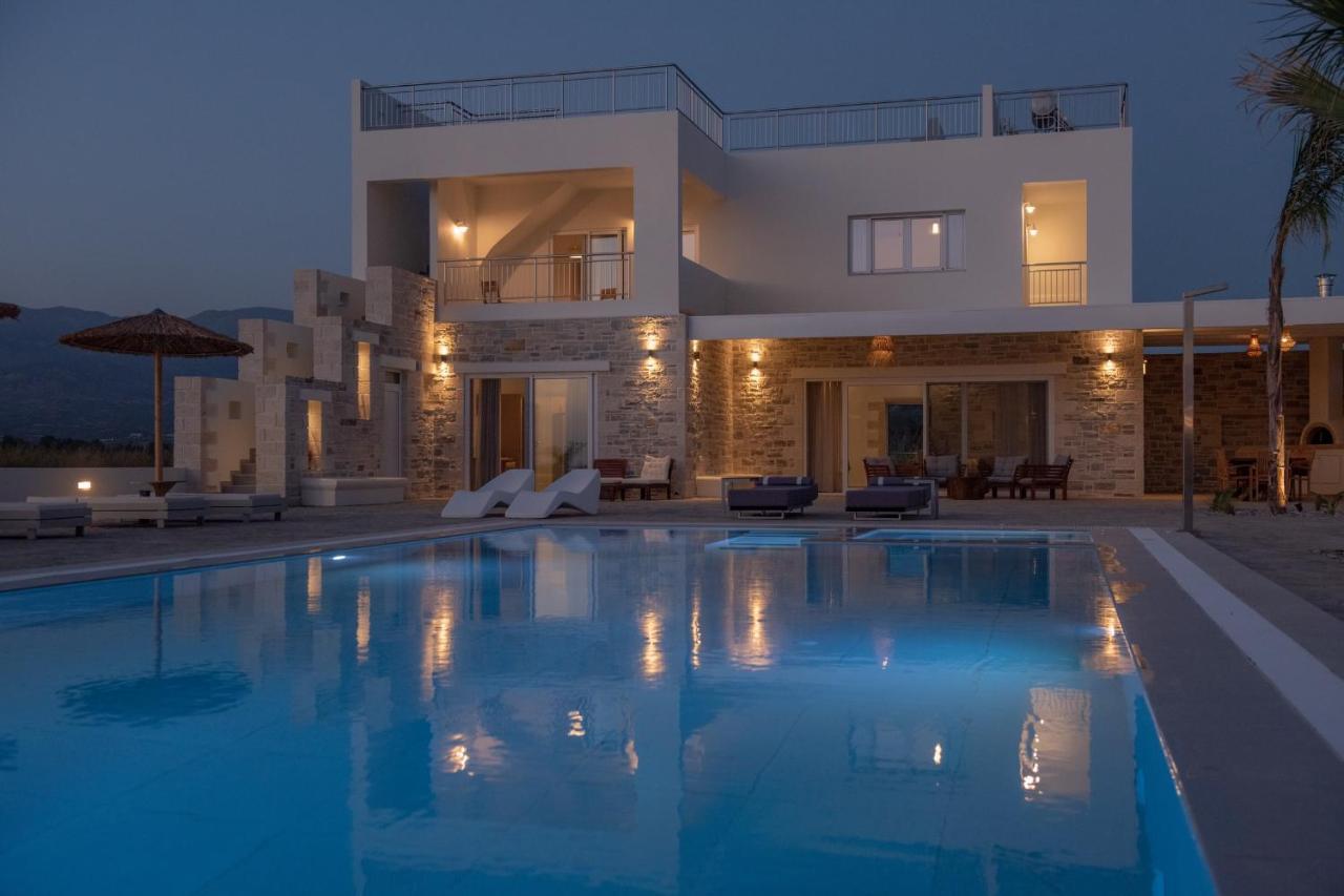 Villa Pnoe Seaside Kalamaki  Bagian luar foto