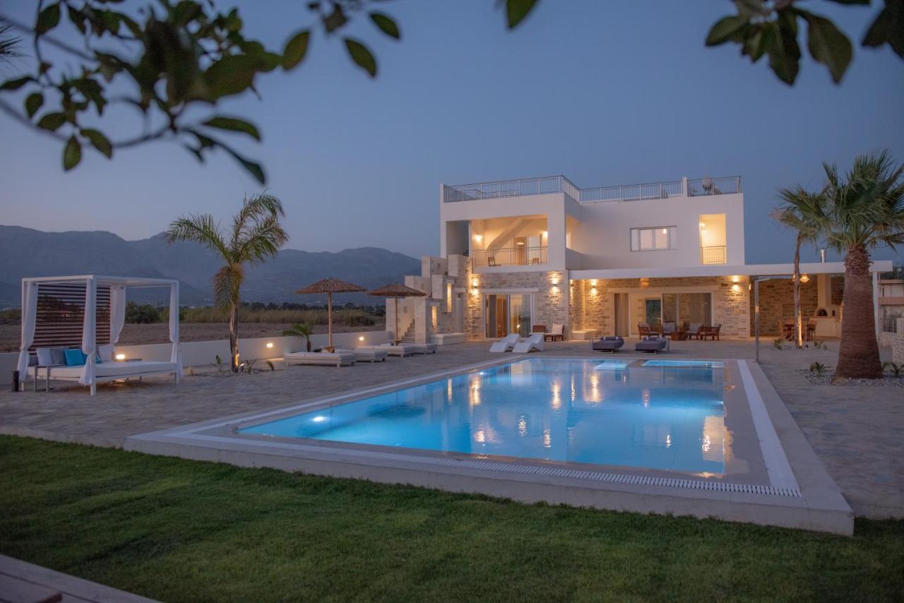 Villa Pnoe Seaside Kalamaki  Bagian luar foto