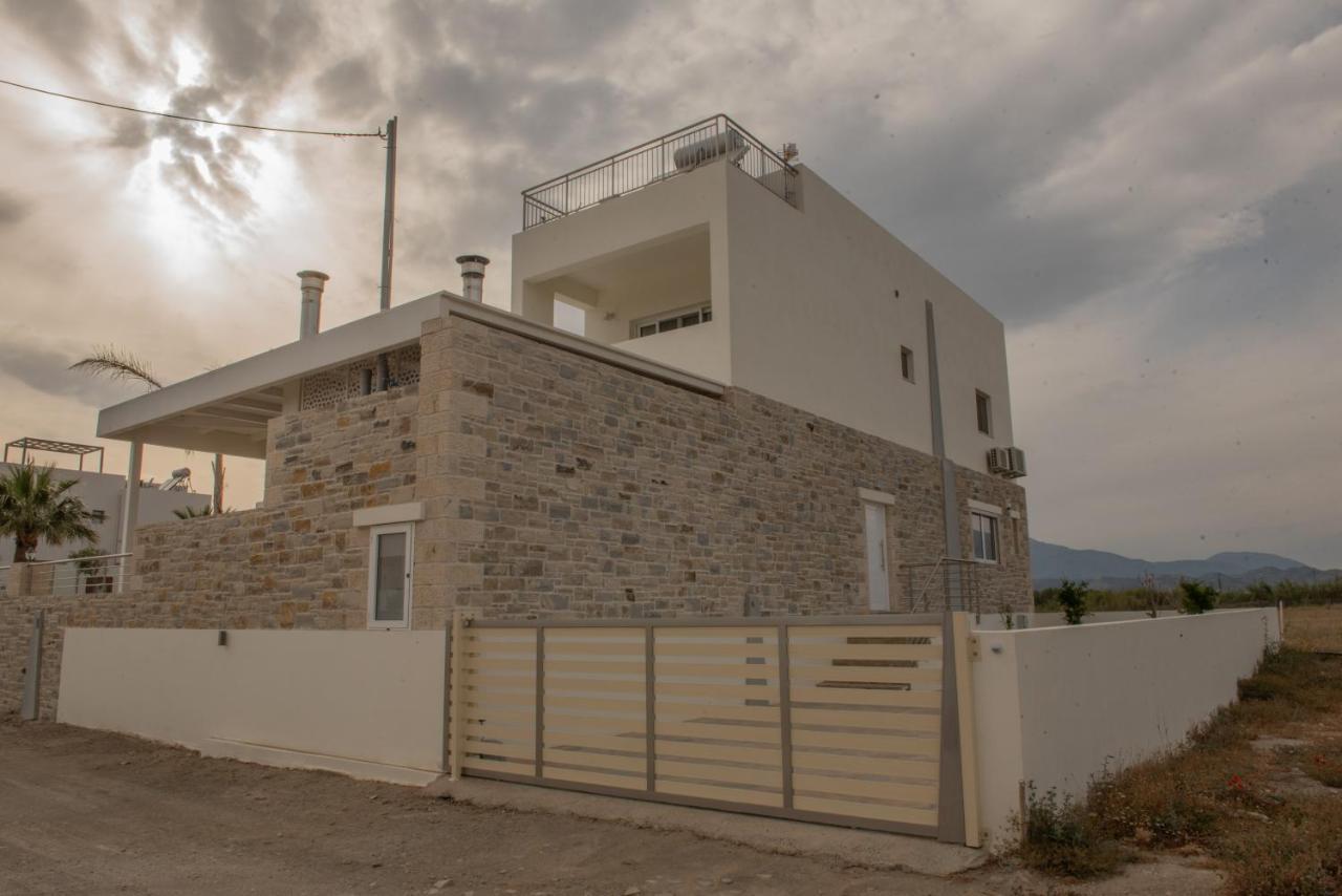 Villa Pnoe Seaside Kalamaki  Bagian luar foto