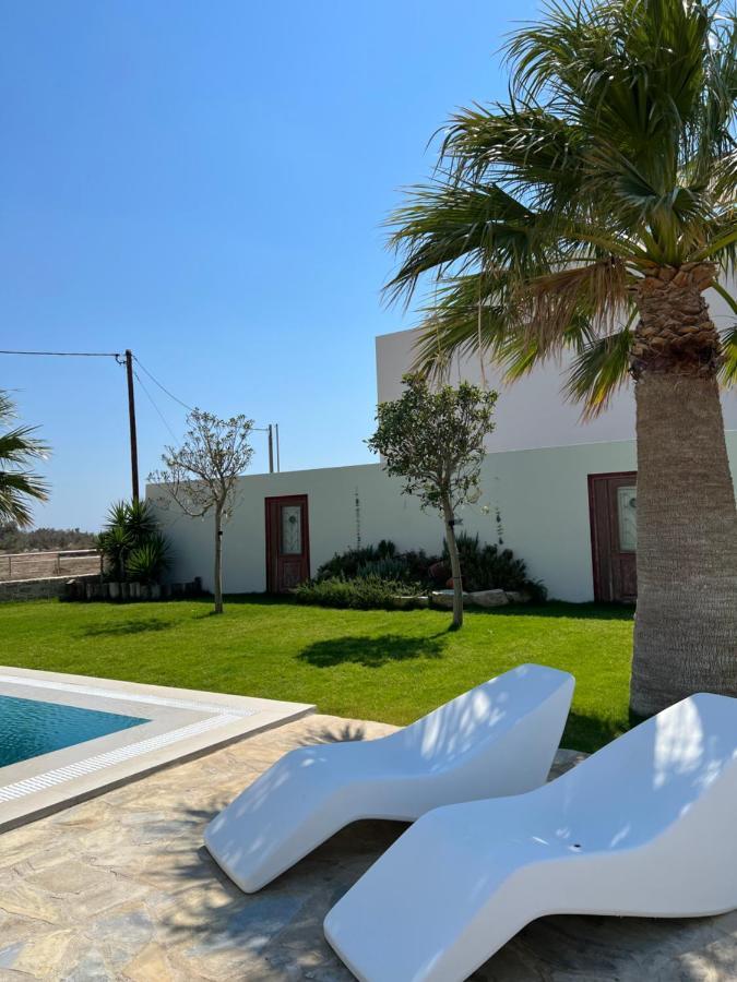 Villa Pnoe Seaside Kalamaki  Bagian luar foto